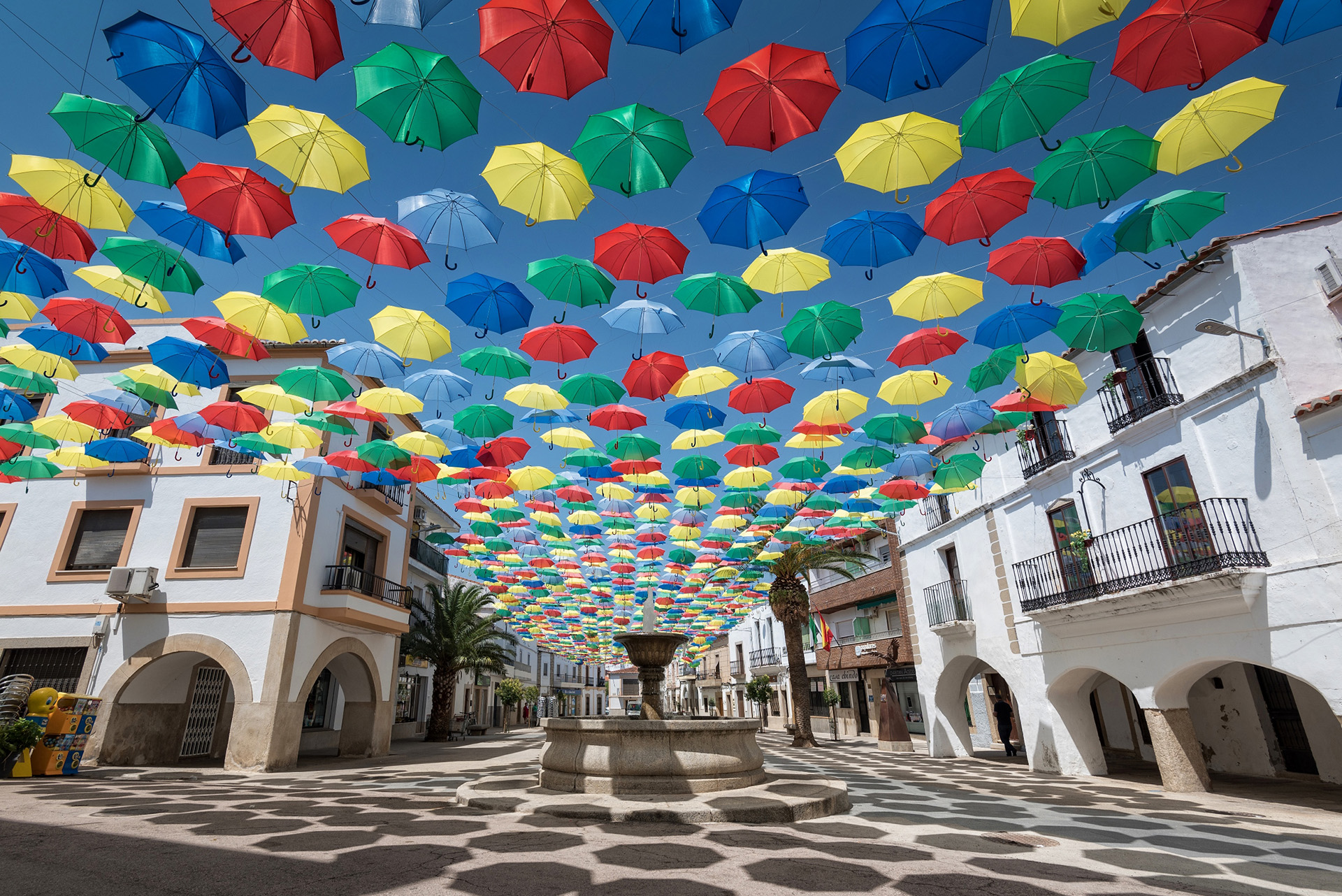 Plaza de los Paraguas en Malpartida de Cáceres