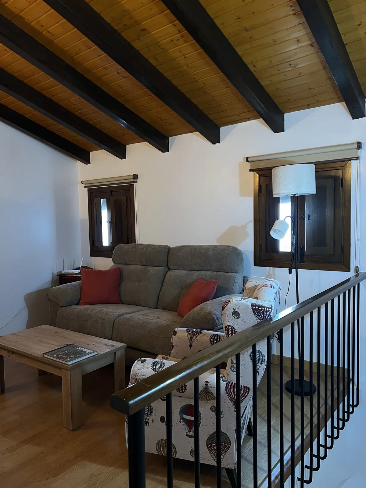 Salón y zona de estar superior de San Antonio 6